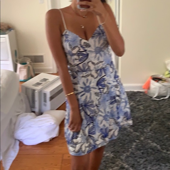 elegant embroidered dress - Picture 3 of 5